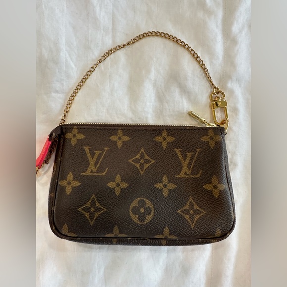 Louis Vuitton Christmas edition Mini Pochette - Picture 3 of 6